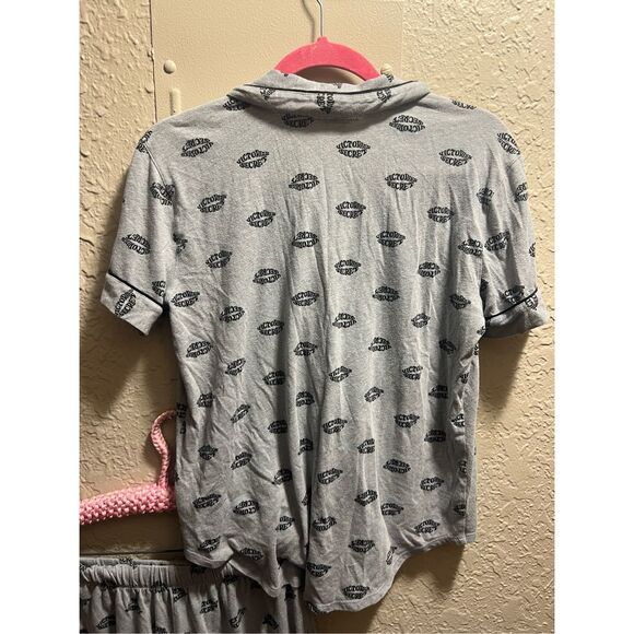 Victoria’s Secret Grey Button Up Sleep Shirt And Shorts Set Woman’s Size Small P - Picture 9 of 9